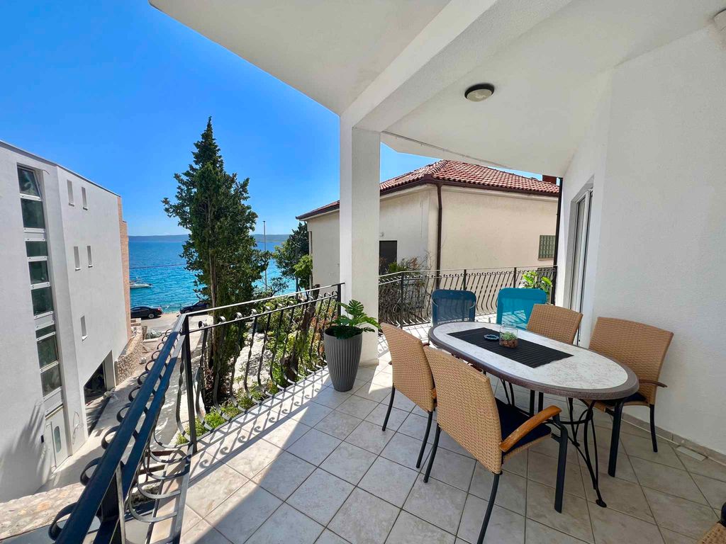 Ferienwohnung mit Balkon und Meerblick