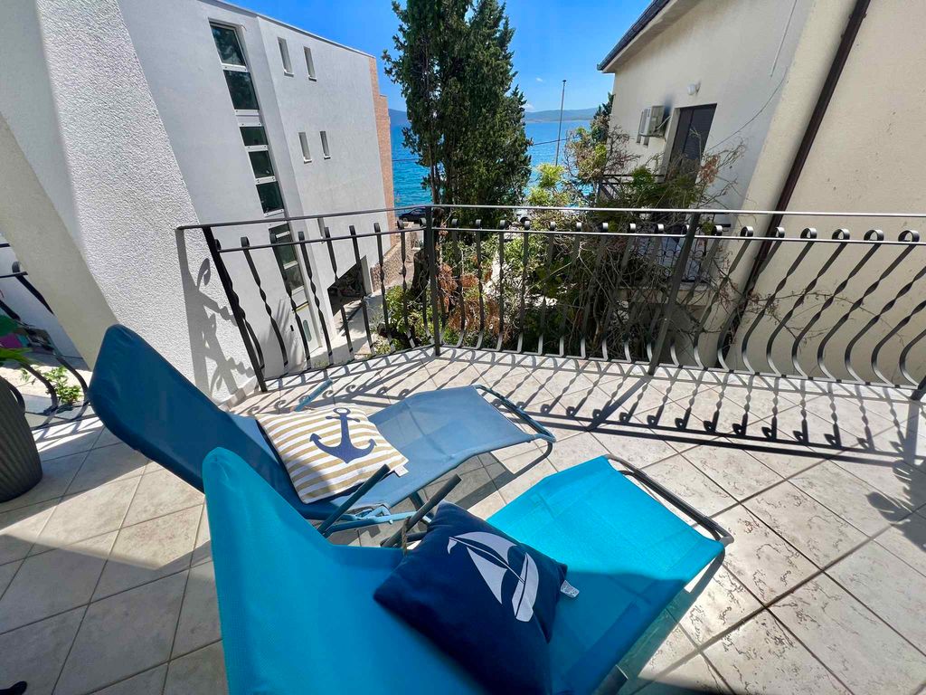 Ferienwohnung mit Balkon und Meerblick