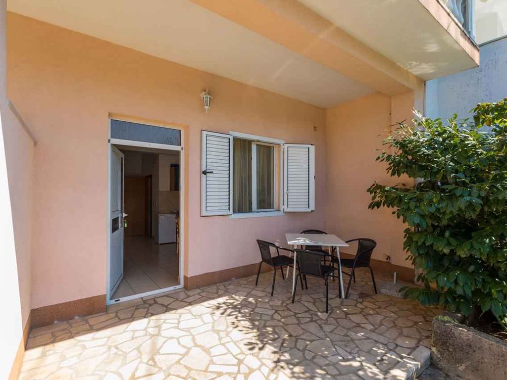 Ferienwohnung mit Klimaanlage und Terrasse