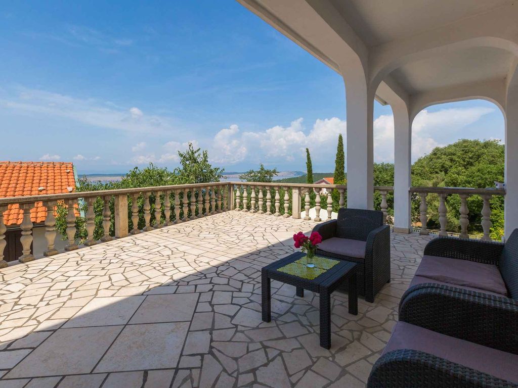 Ferienwohnung mit Pool und Meerblick