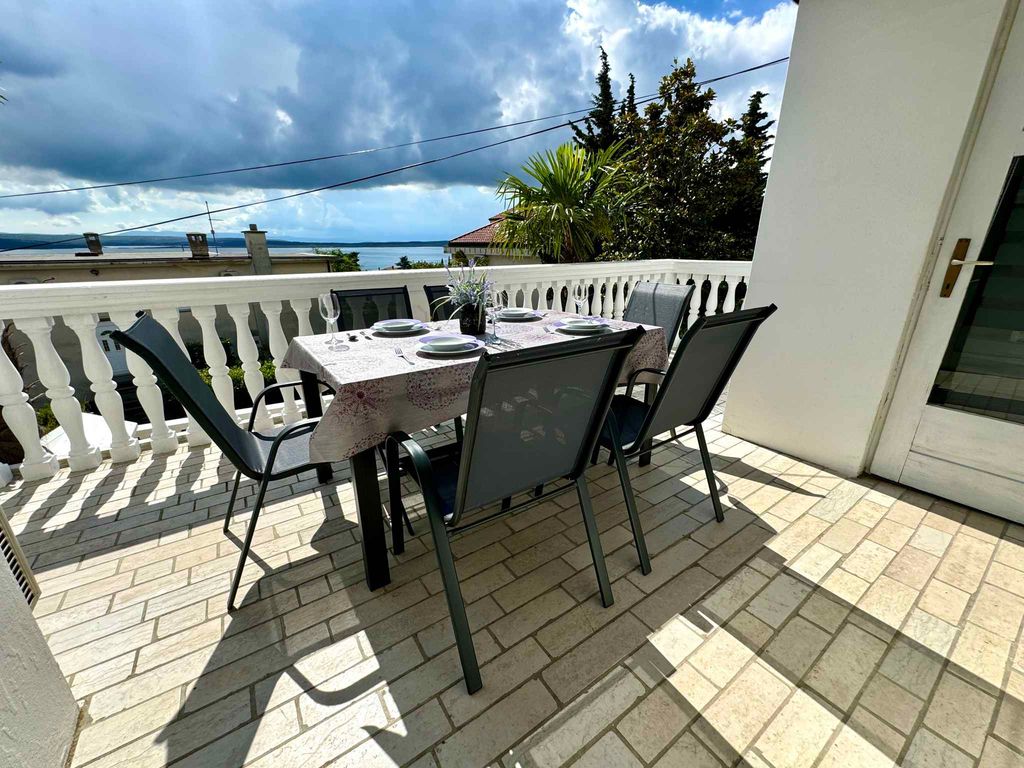 Ferienwohnung mit Balkon und Meerblick