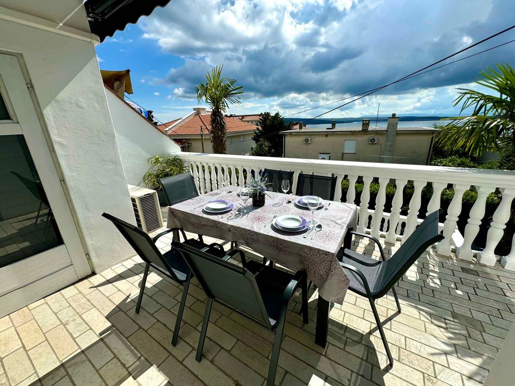 Ferienwohnung mit Balkon und Meerblick