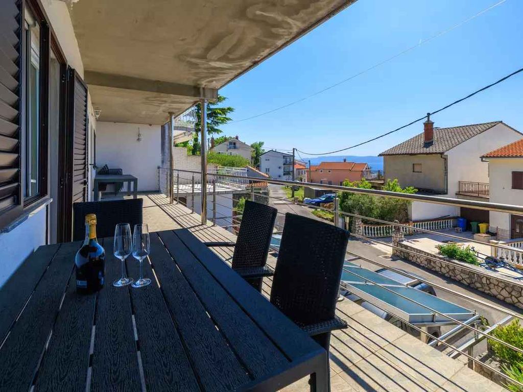 Ferienwohnung mit Klimaanlage und Balkon