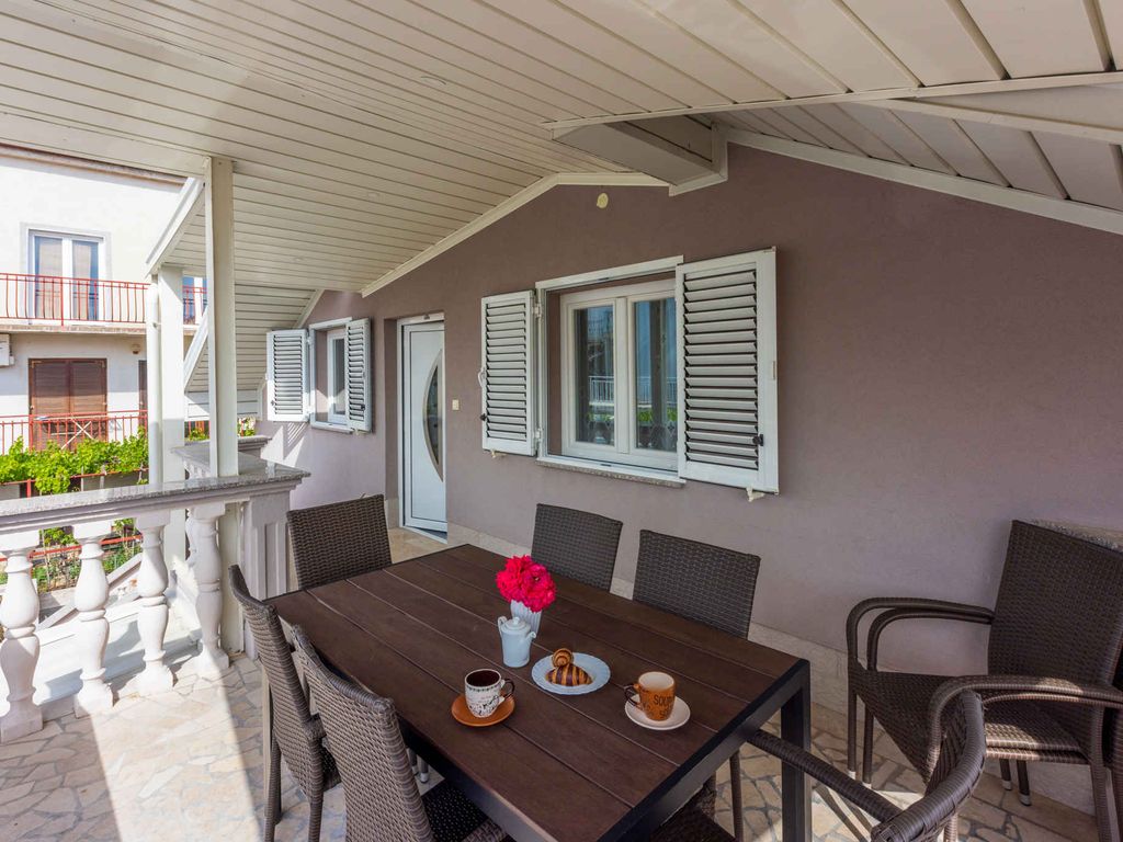 Ferienwohnung mit großer Terrasse und 2 Bäder
