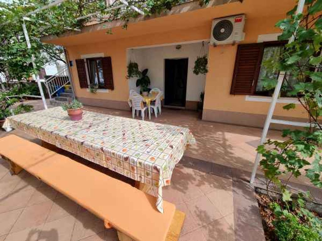 Ferienwohnung mit großer Terasse
