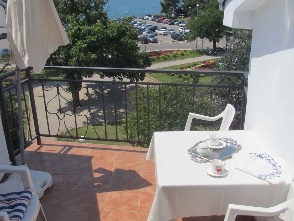 Ferienwohnung im Ortzentrum 100 m vom Strand