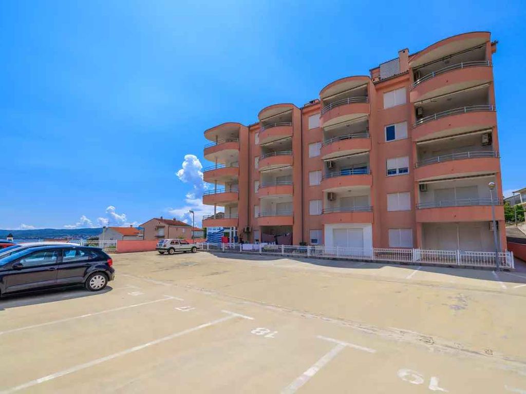 Ferienwohnung mit Klimaanlage und Parkplatz