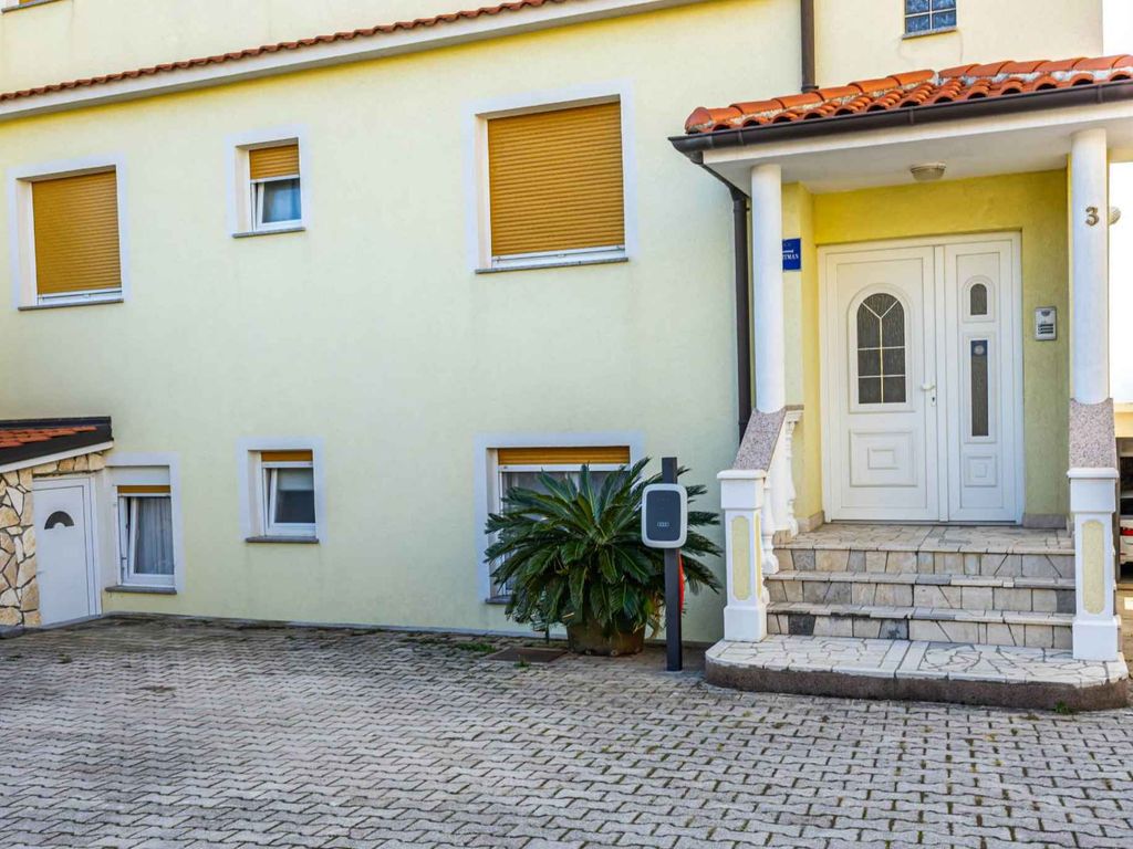 Ferienwohnung mit Balkon und Meerblick