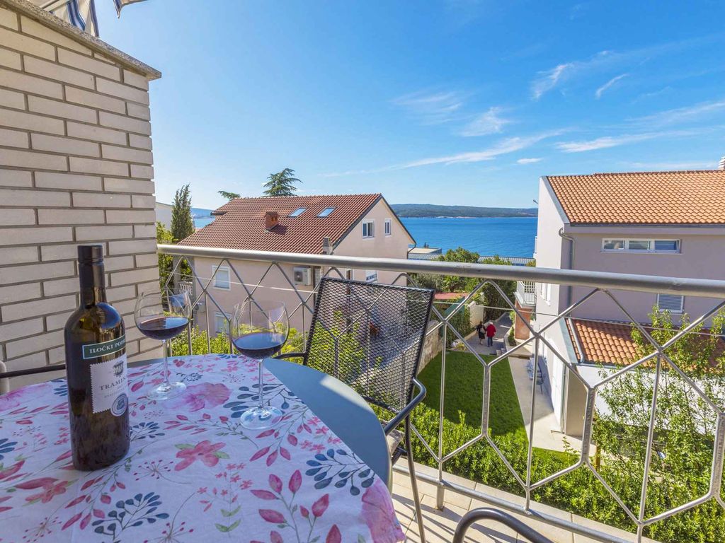 Ferienwohnung mit Balkon und Meerblick