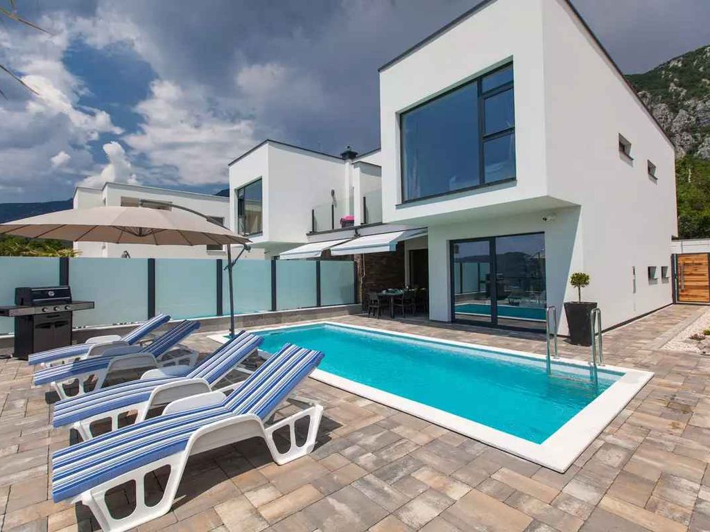 Villa mit Swimmingpool