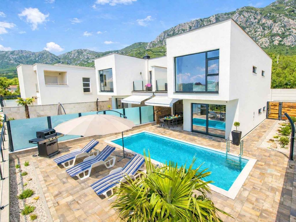 Villa mit Swimmingpool