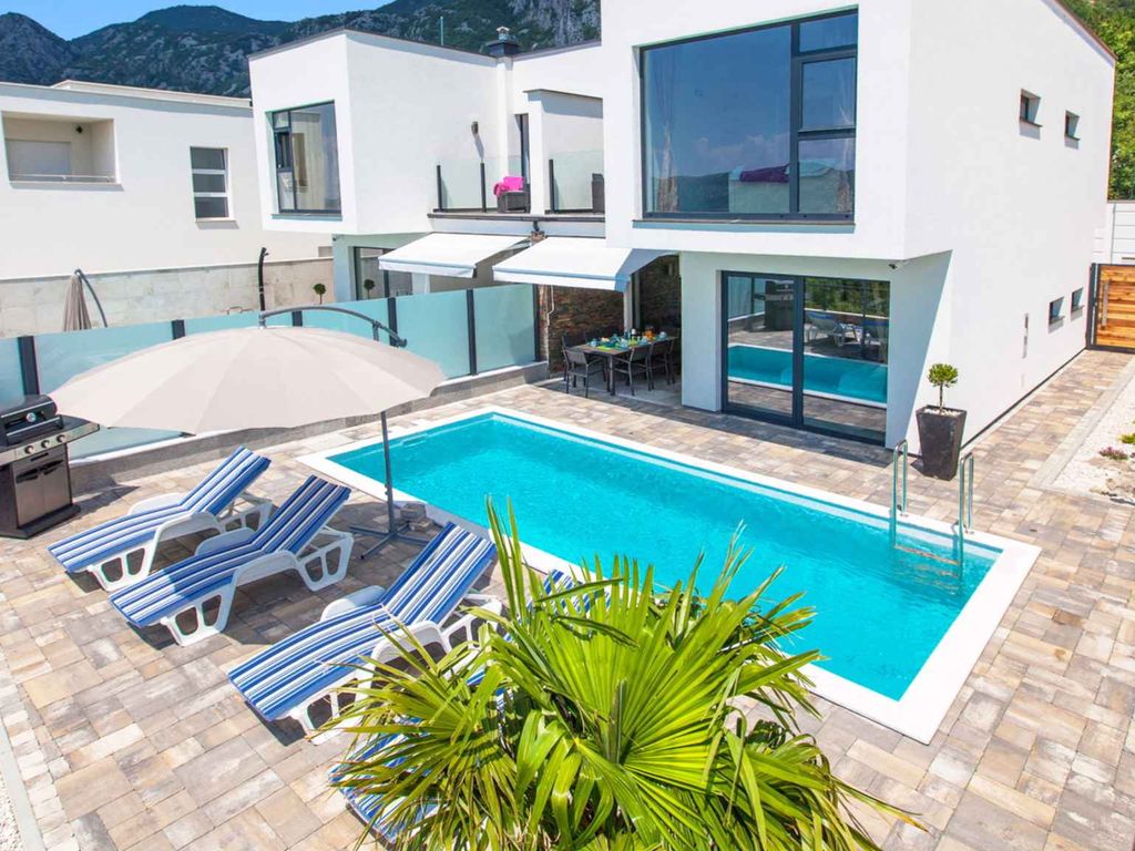 Villa mit Swimmingpool
