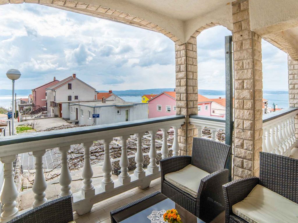 Apartment mit einem Schlafzimmer und Gemeinschaftspool in Crikvenica