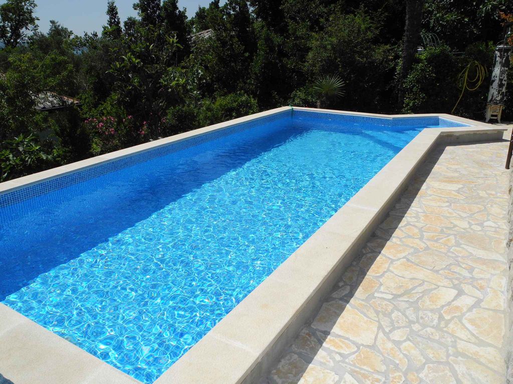 Ferienwohnung mit Außenpool nur 30 m vom Strand