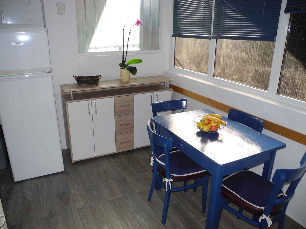 Ferienwohnung mit Außenpool nur 30 m vom Strand