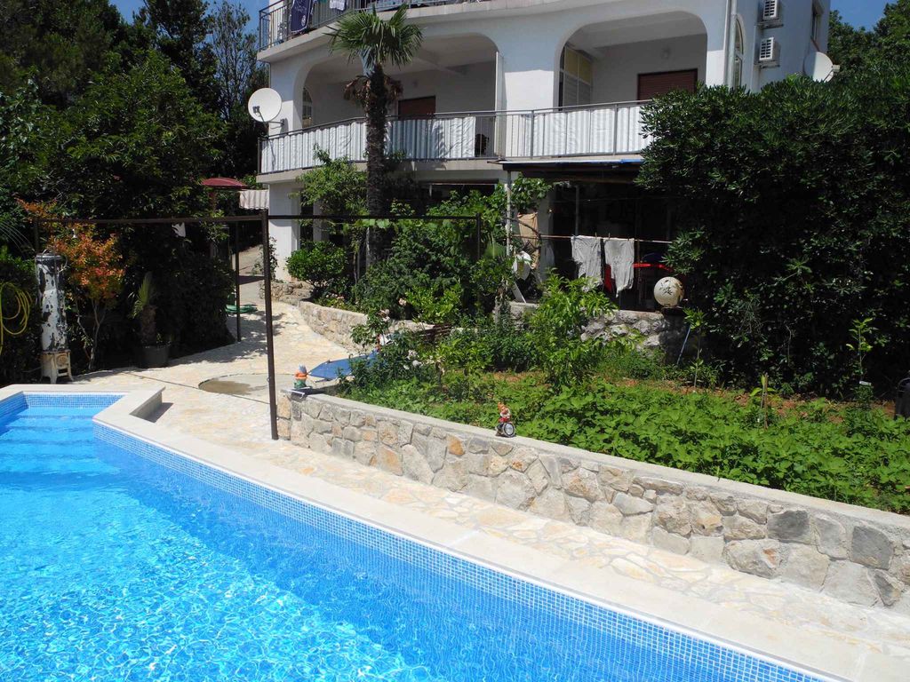 Ferienwohnung mit Außenpool nur 30 m vom Strand