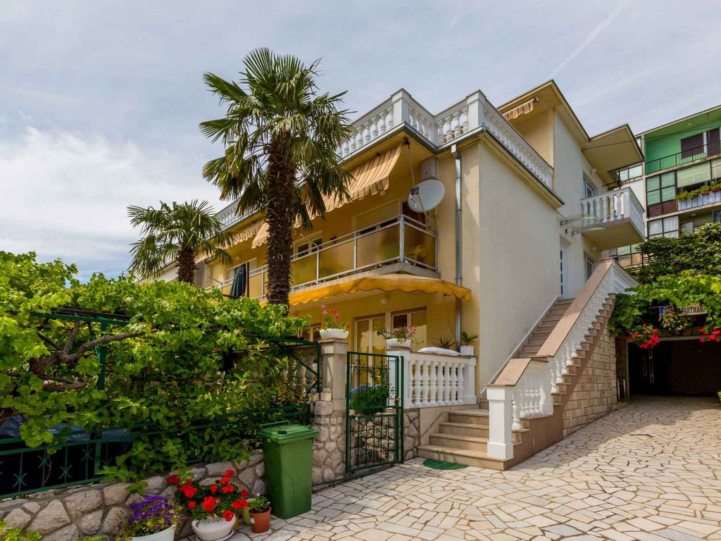 Ferienwohnung mit Balkon und Klimaanlage