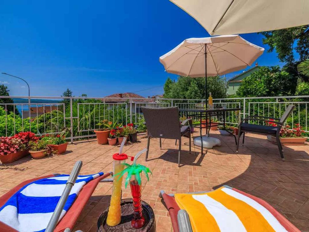 Ferienwohnung mit Terrasse und Meerblick
