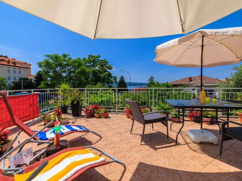 Ferienwohnung mit Terrasse und Meerblick