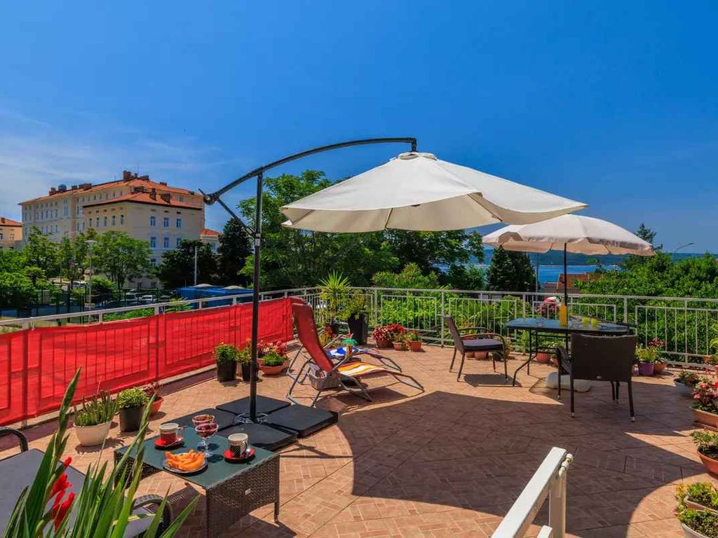Ferienwohnung mit Terrasse und Meerblick