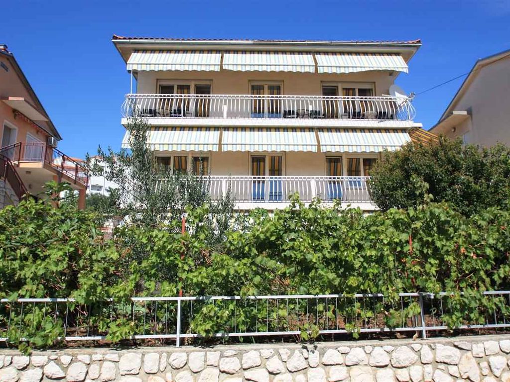 Ferienwohnung mit Balkon und Klimaanlage