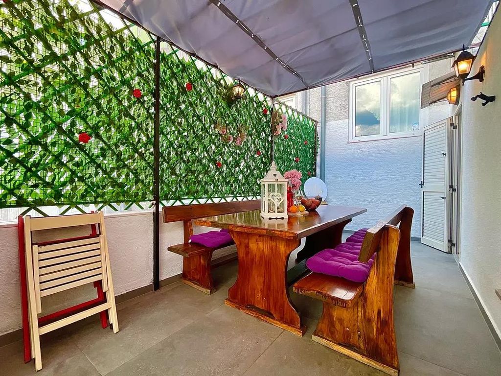 Ferienhaus im Zentrum mit Balkon
