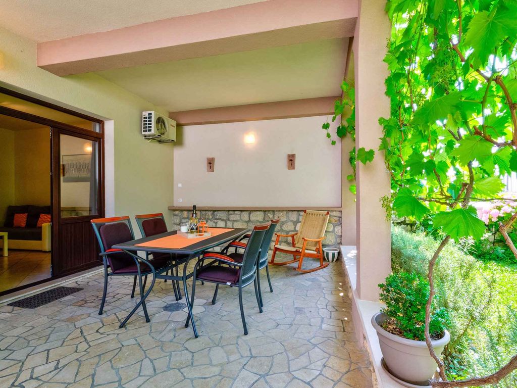 Ferienwohnung mit Grill und Garten