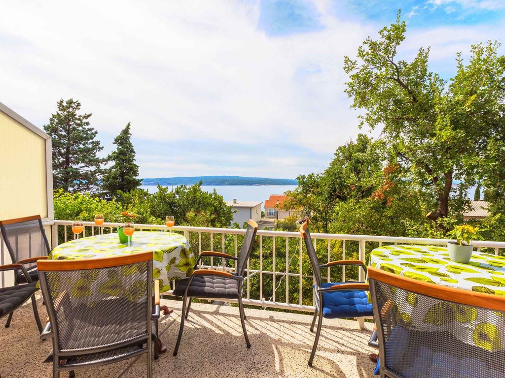 Ferienwohnung mit Balkon und Meerblick