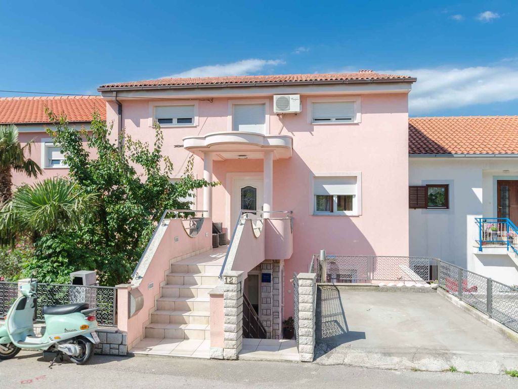 Ferienwohnung mit Meerblick und hochwertiger Ausstattung