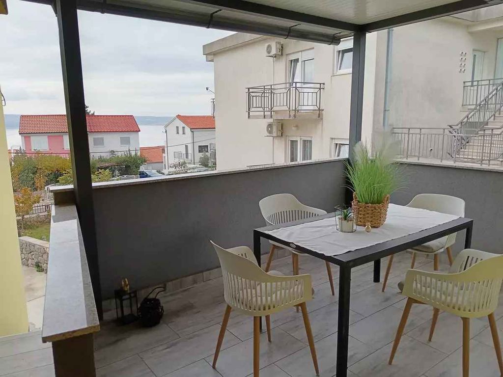 Ferienwohnung mit Balkon und Grill