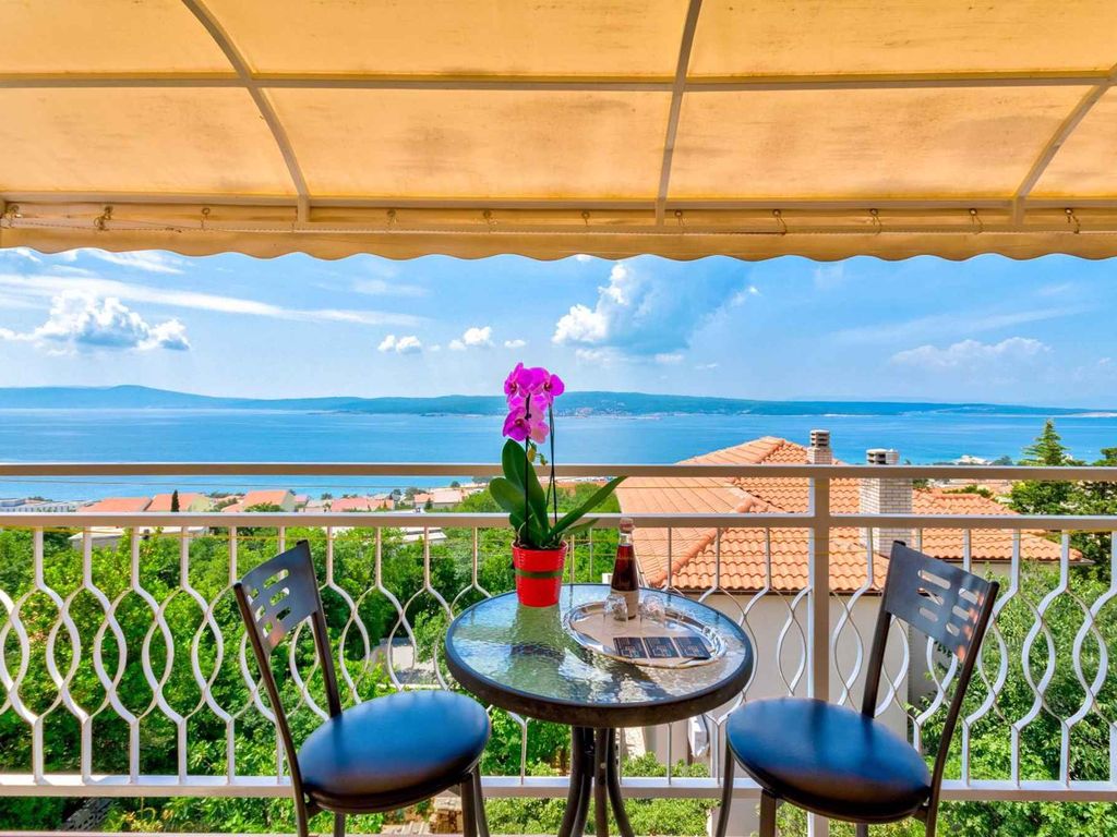Ferienwohnung mit Klimaanlage und Balkon