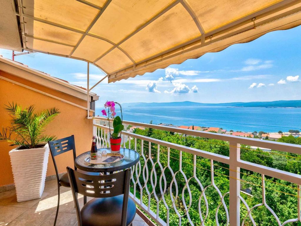Ferienwohnung mit Klimaanlage und Balkon