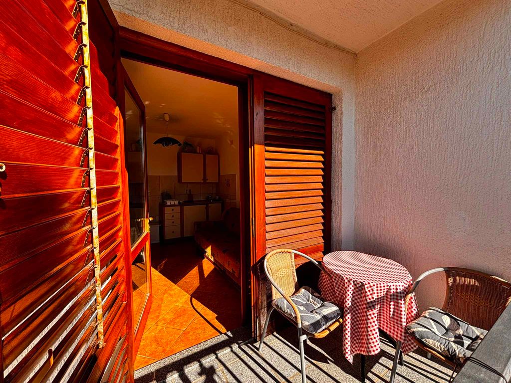 Studio mit Balkon und Aussicht