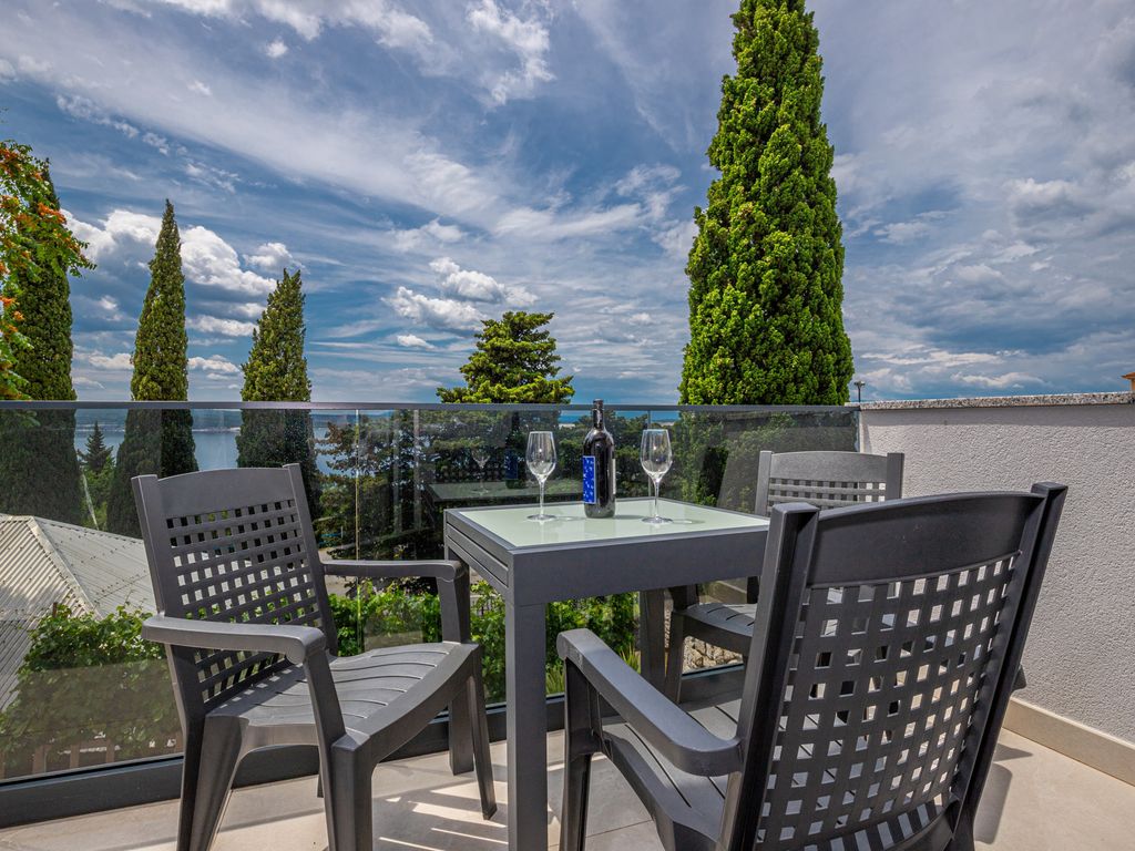 Ferienwohnung mit Meerblick und Pool