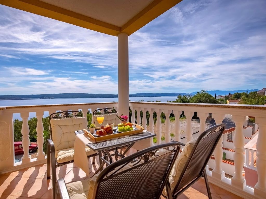 Ferienwohnung mit Meerblick und Pool
