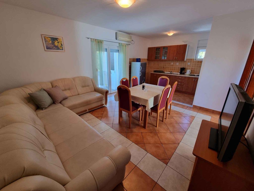 Ferienwohnung mit Balkon und Klimaanlage