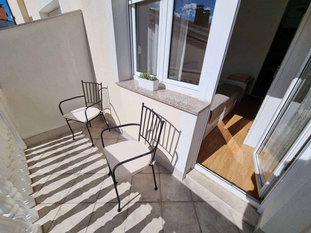 Ferienwohnung mit Balkon und Klimaanlage