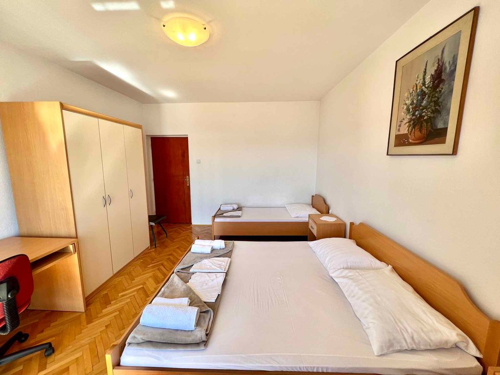 Ferienwohnung mit Balkon und Meerblick