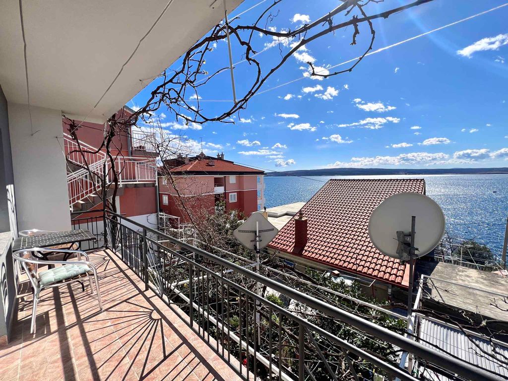 Ferienwohnung mit Balkon und Meerblick