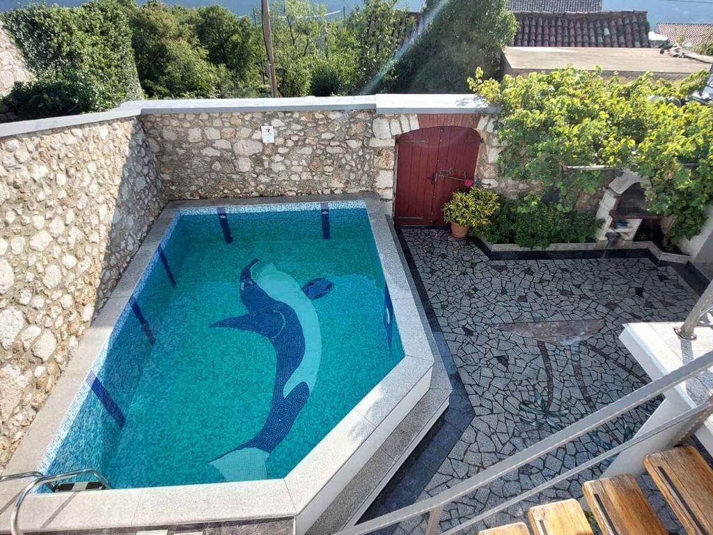 FerienHaus mit Pool und Grill