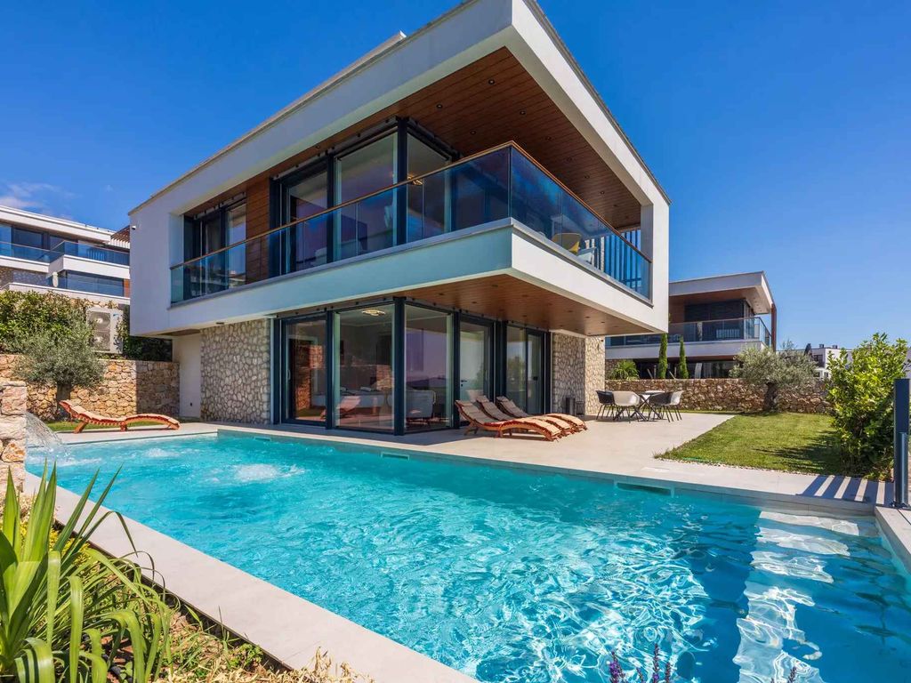 Villa mit Pool, Whirlpool, Sauna und Panoramablick