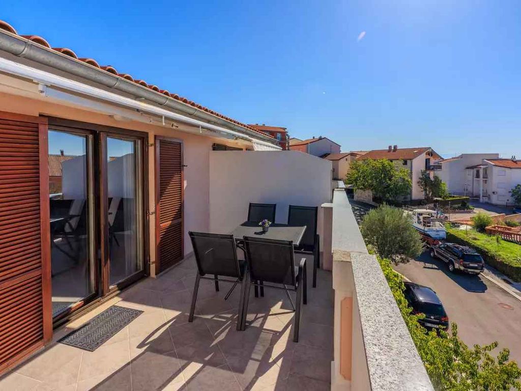 Ferienwohnung mit Balkon und Meerblick