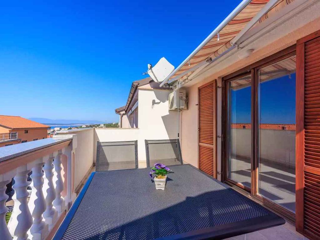 Ferienwohnung mit Balkon und Meerblick