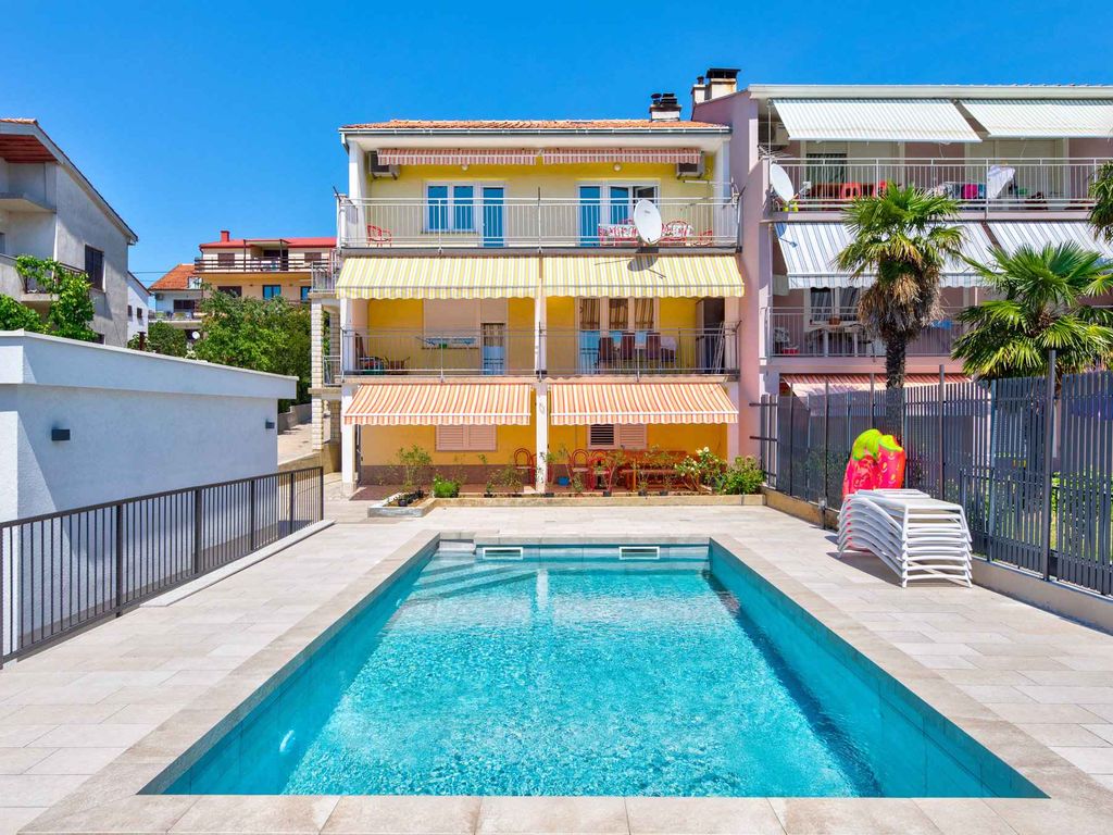 Ferienwohnung mit Klimaanlage und Swimmingpool