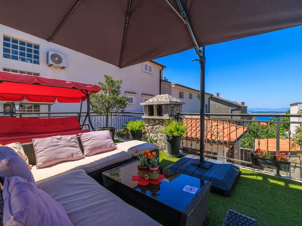 Ferienwohnung mit Außenpool und Grill