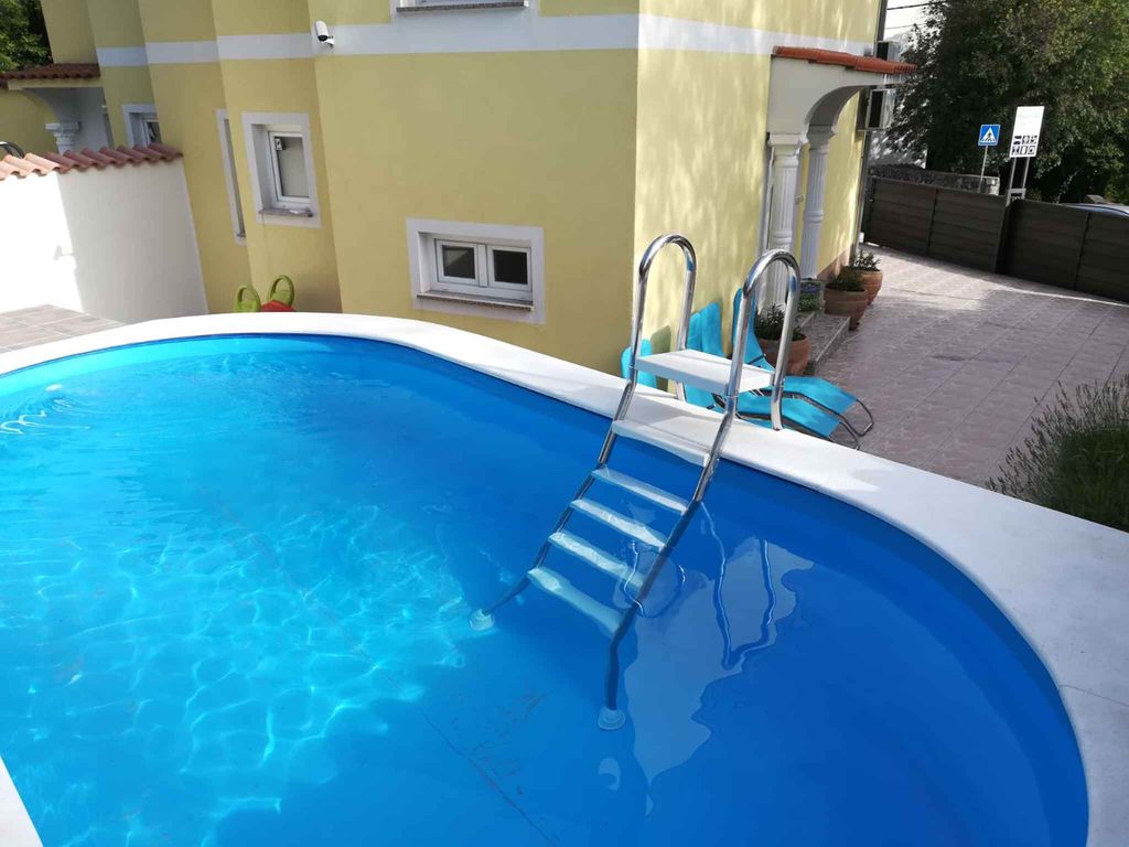 Villa mit Internetzugang und Pool