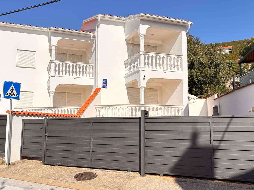 Villa mit Internetzugang und Pool