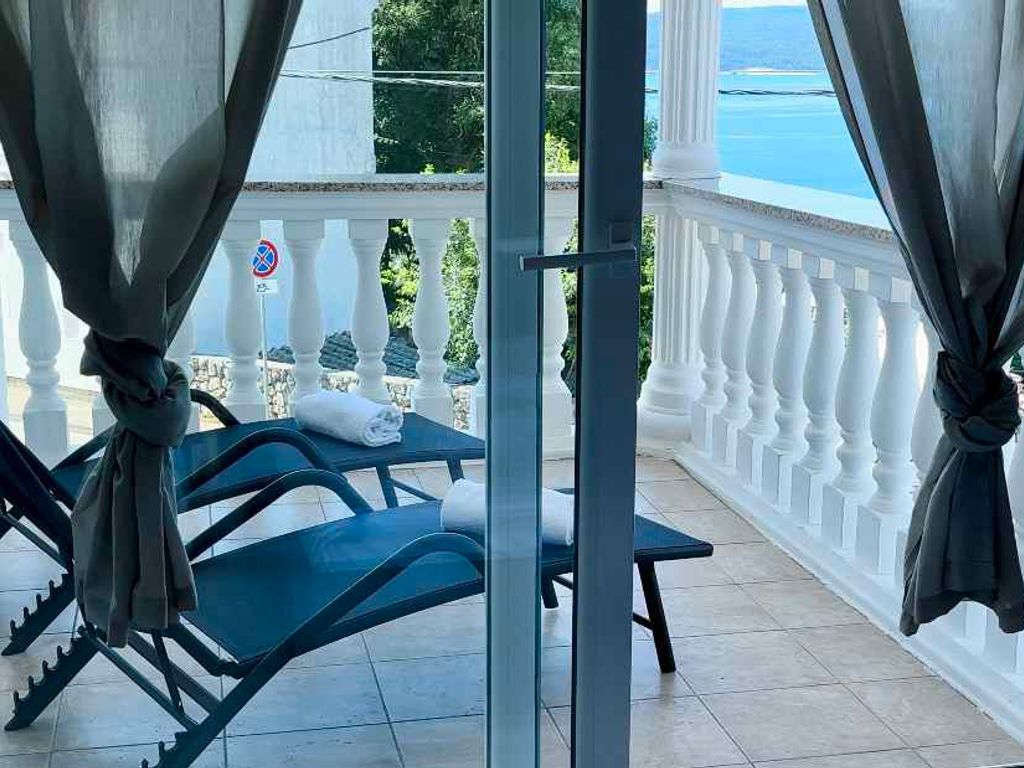 Villa mit Internetzugang und Pool