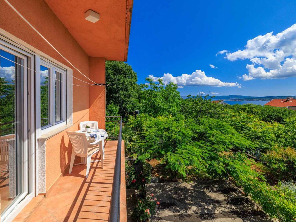 Ferienwohnung mit Balkon und Grillmöglichkeit