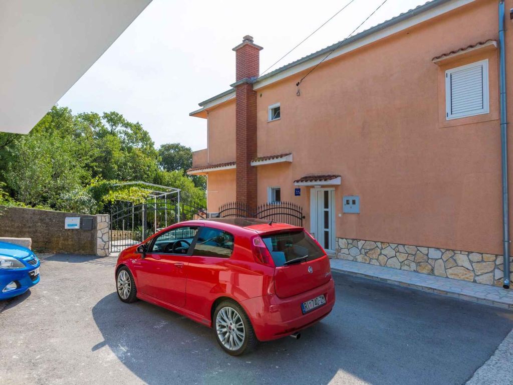 Ferienwohnung mit Balkon und Grillmöglichkeit